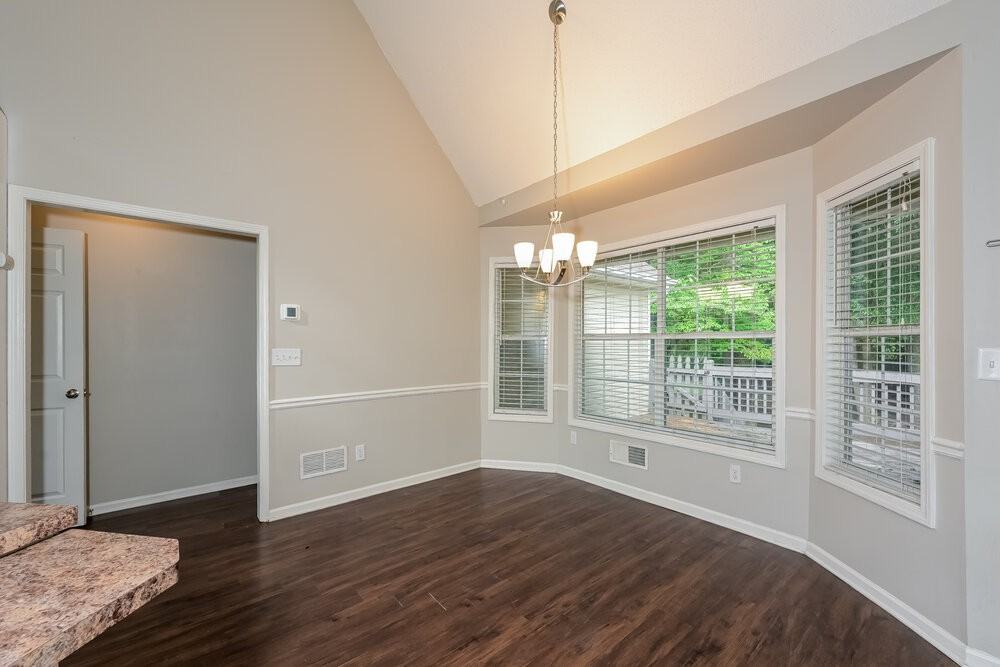 128 Alexander Dr - Photo 7 of 17