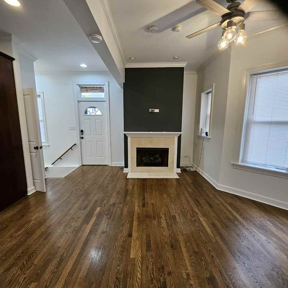 3257 W Palmer St #1B - Photo 3 of 11