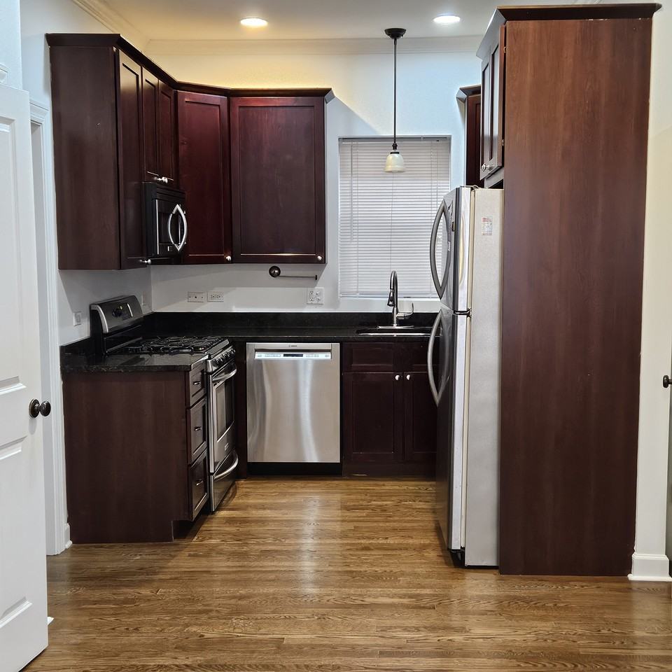3257 W Palmer St #1B - Photo 4 of 11