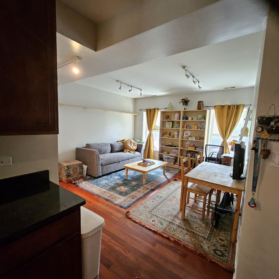 1750 W Rascher Ave #1 - Photo 2 of 11