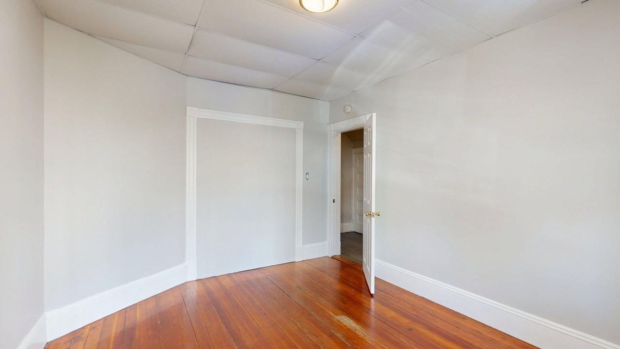 346 Chelsea Street346 Chelsea Street - 1 #1 - Photo 2 of 14