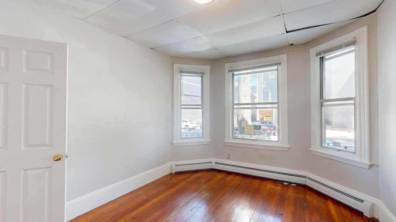 346 Chelsea Street346 Chelsea Street - 1 #1 - Photo 3 of 14