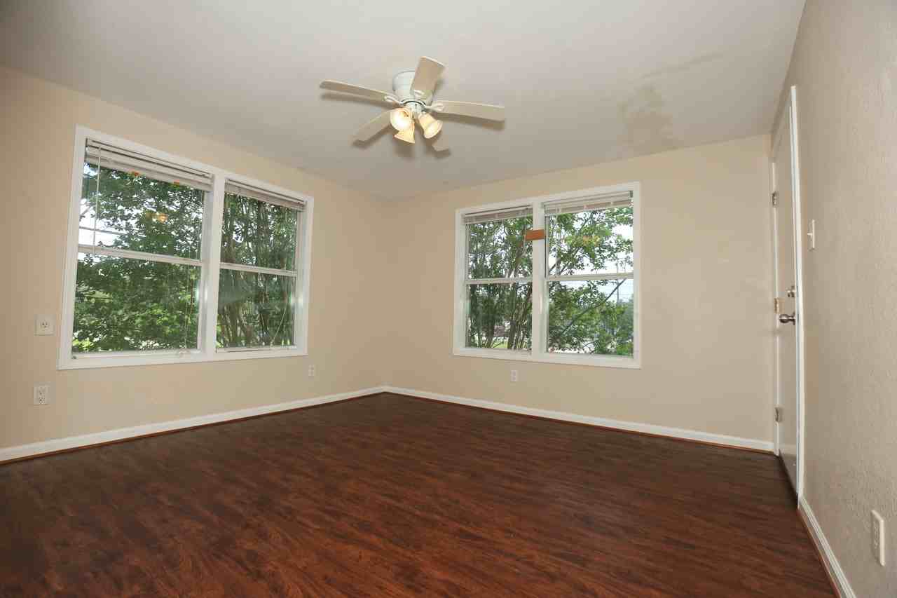 256 E Pecan Ln #1 - Photo 3 of 16