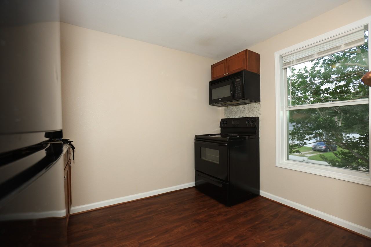 256 E Pecan Ln #1 - Photo 5 of 16