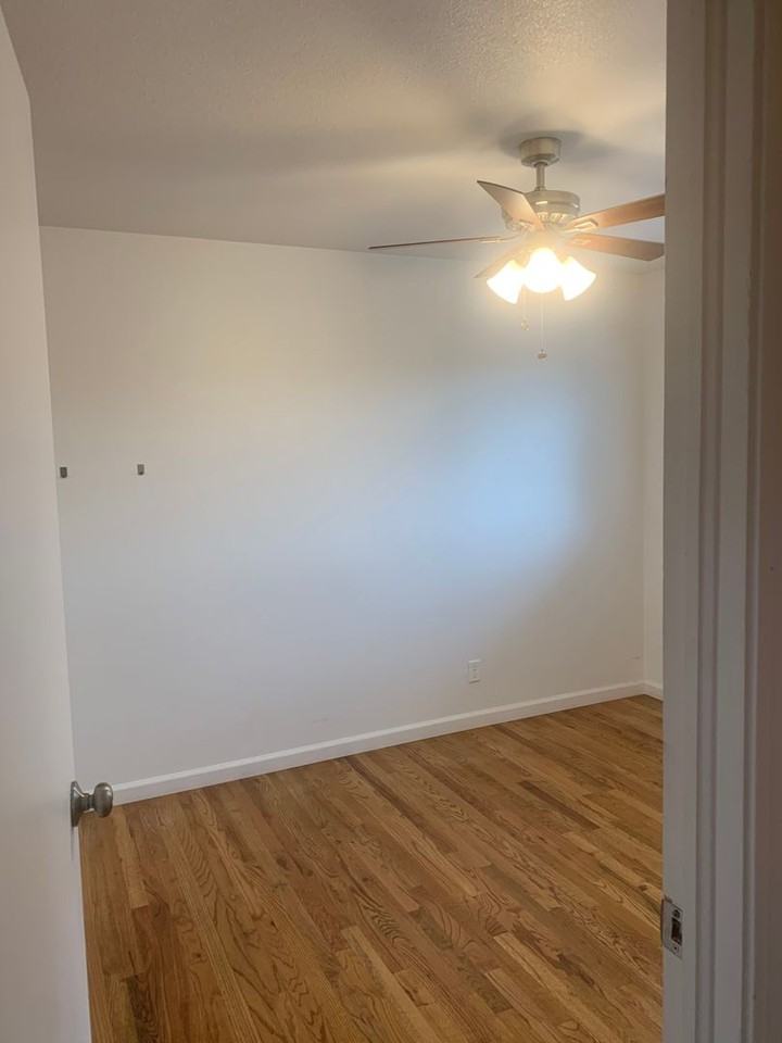 902 Munley Dr - Photo 6 of 18