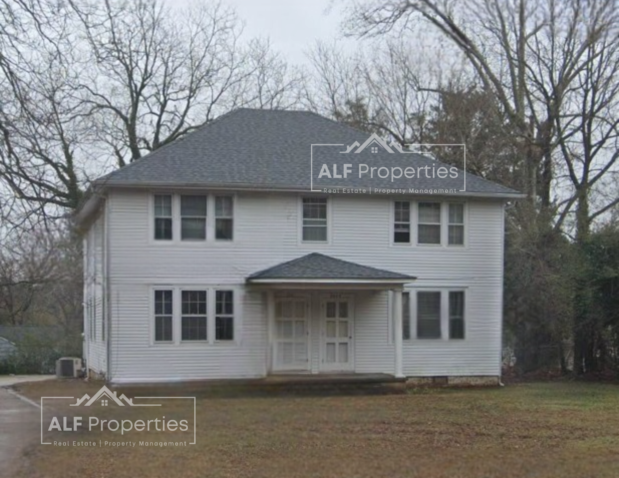 2607 Oxford Rd - Photo 3 of 15