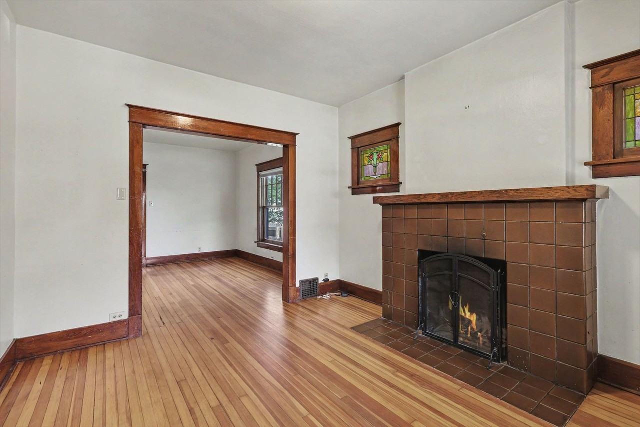 2123 S Franklin St - Photo 5 of 21