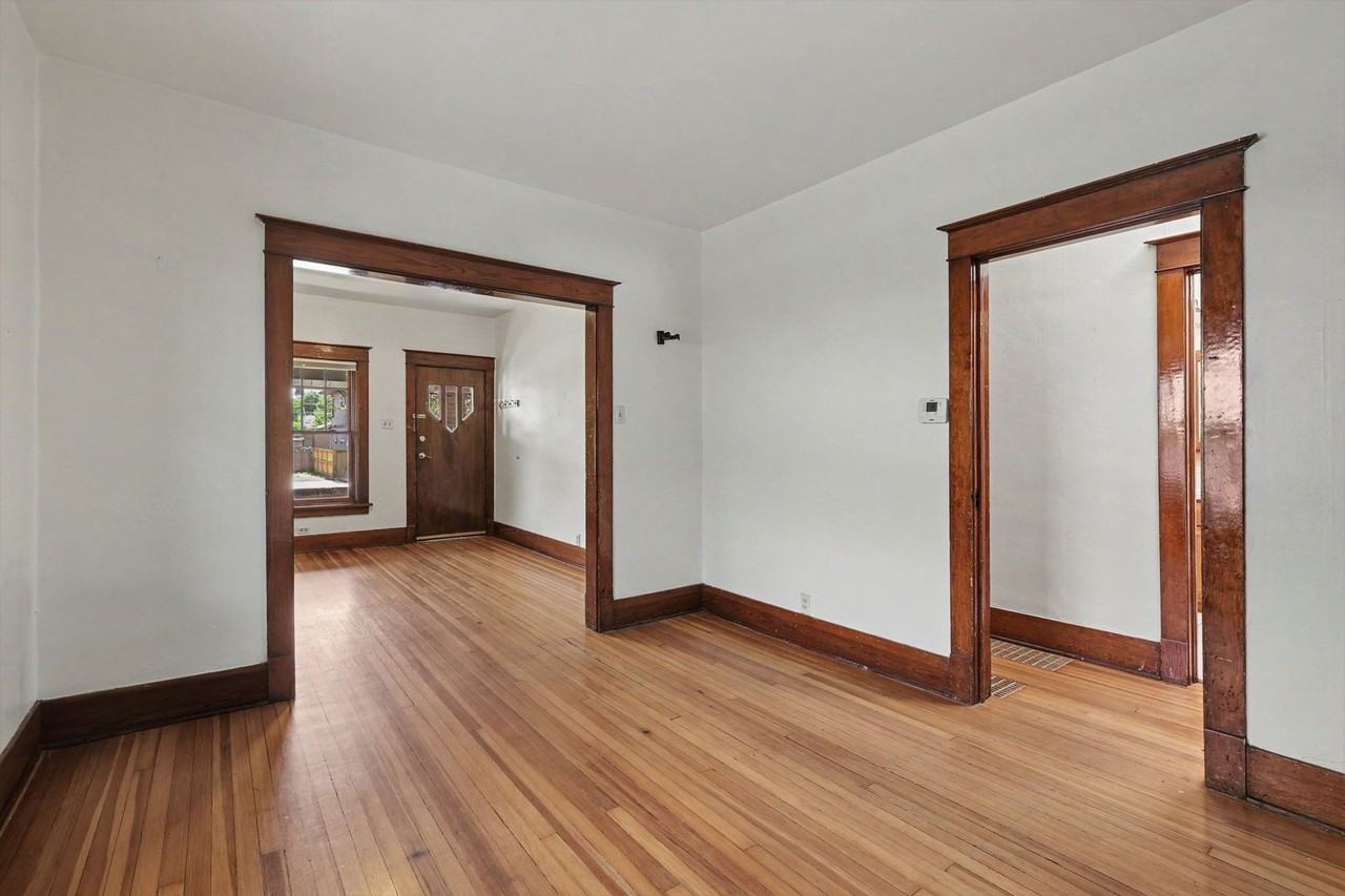 2123 S Franklin St - Photo 6 of 21