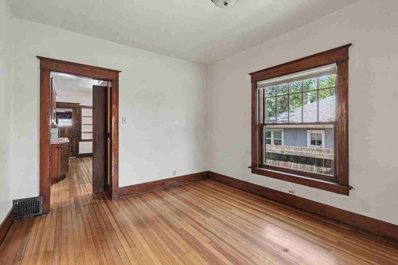 2123 S Franklin St - Photo 7 of 21