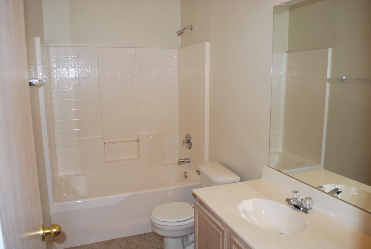 311 Stell Ave - Photo 2 of 7