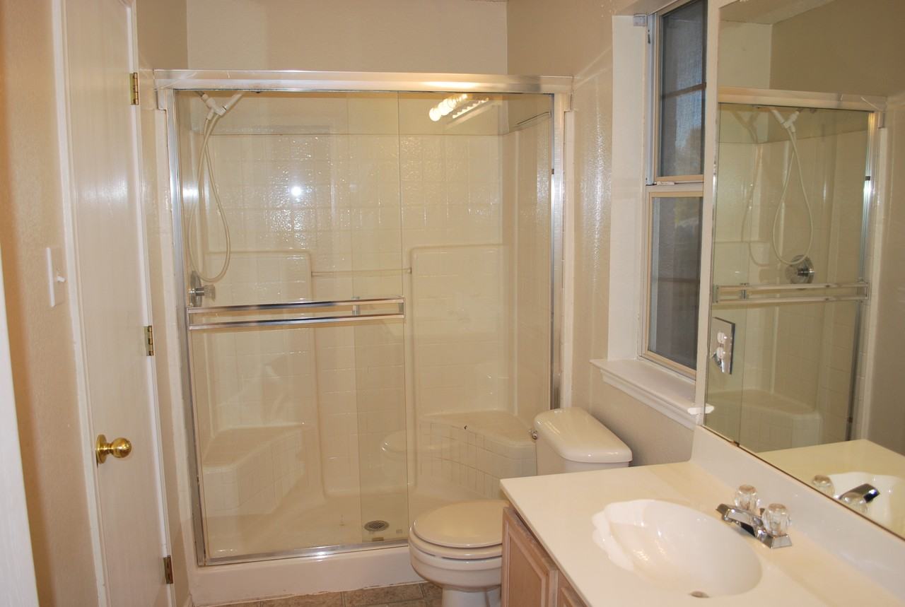 311 Stell Ave - Photo 3 of 7