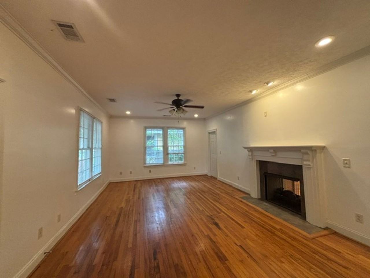 1447 21st St - Photo 2 of 19
