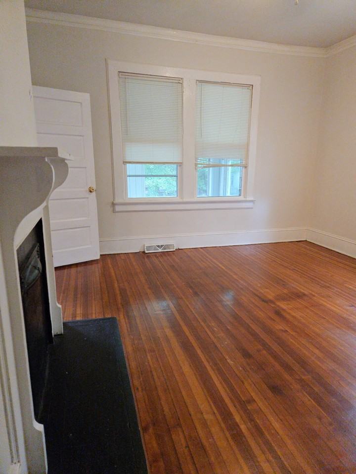 700 Summit Ave #1 - Photo 5 of 15