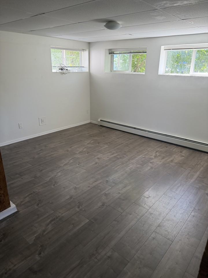 960 Balbirnie Boulevard - Photo 4 of 12