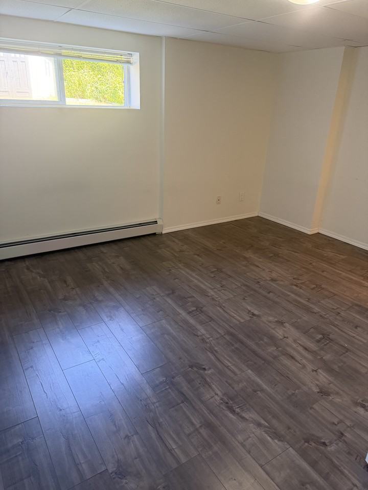 960 Balbirnie Boulevard - Photo 7 of 12