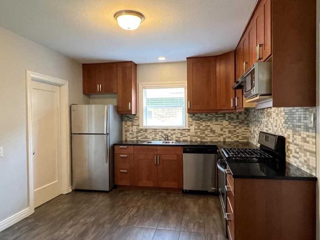 5933 Reiger Ave - Photo 3 of 15