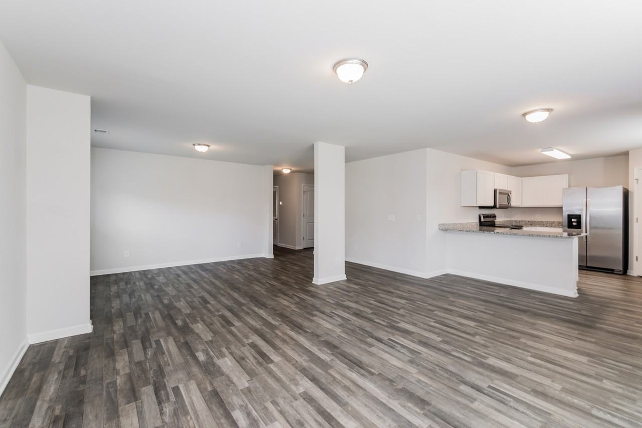 208 Saddle Brooke Trce - Photo 2 of 16