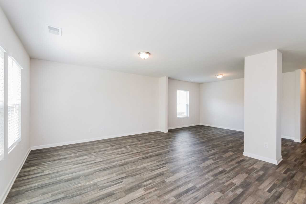 208 Saddle Brooke Trce - Photo 3 of 16