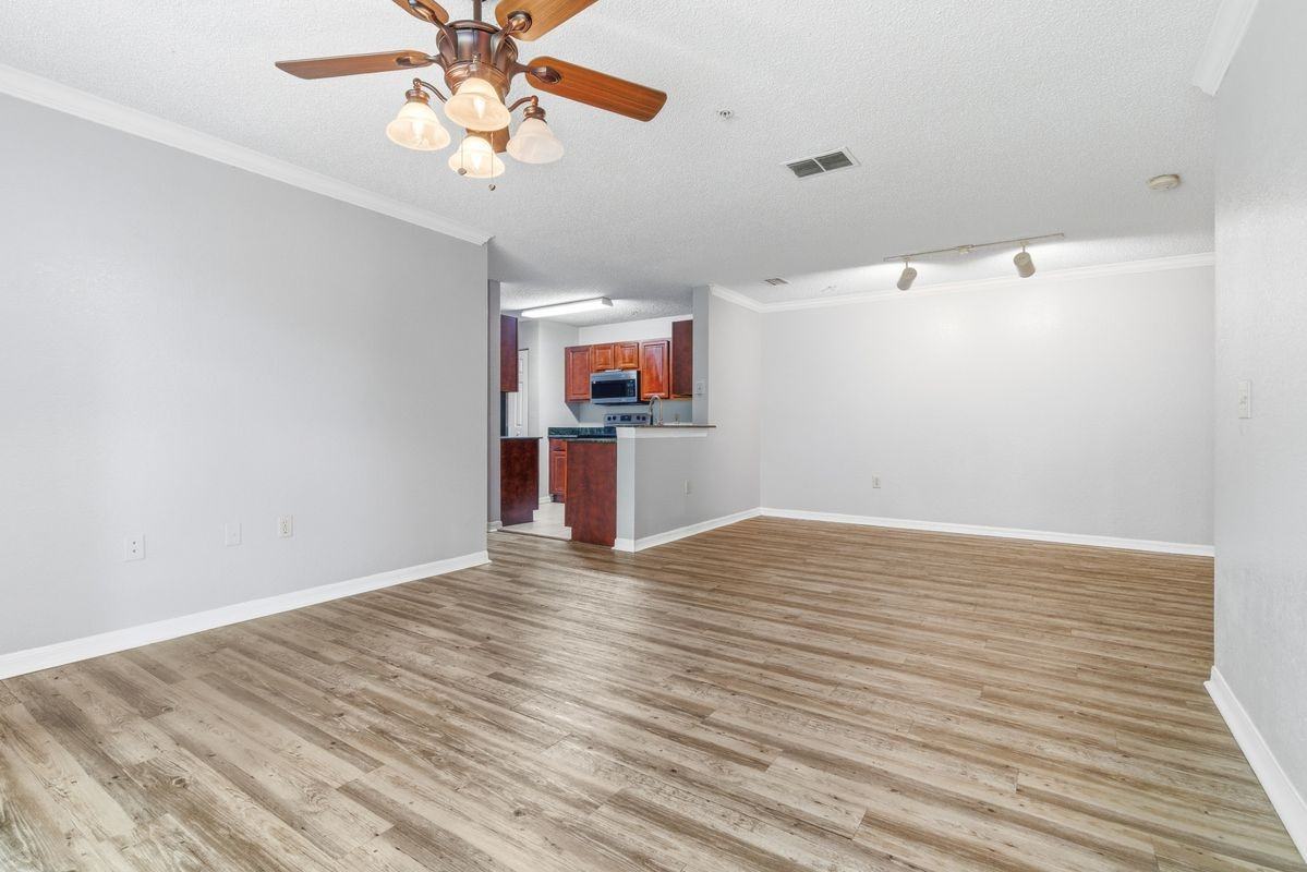 4240 Summer Landing Dr ##106 - Photo 5 of 22