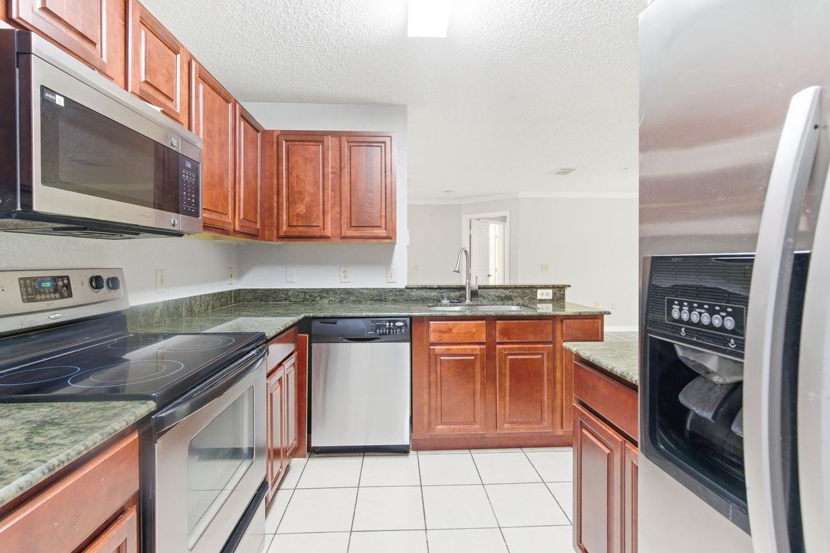 4240 Summer Landing Dr ##106 - Photo 6 of 22