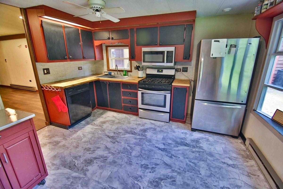 8 Cross Roads Dr - Photo 5 of 32