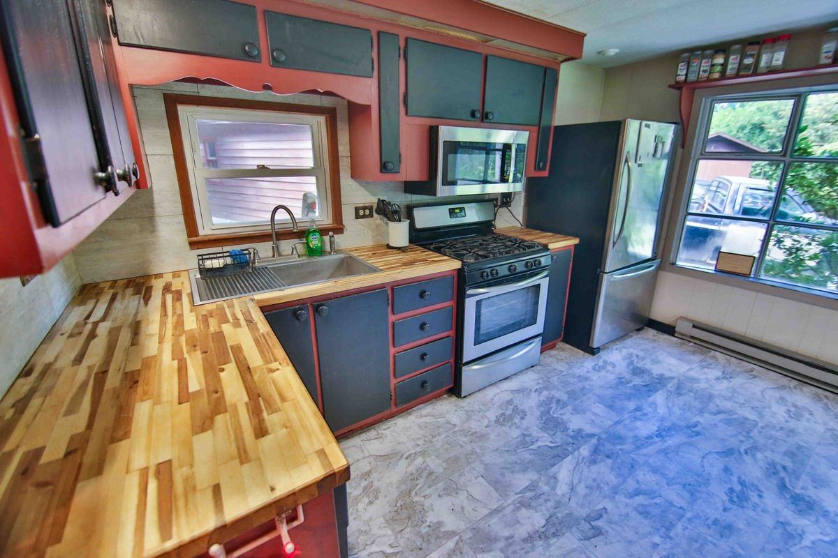 8 Cross Roads Dr - Photo 7 of 32