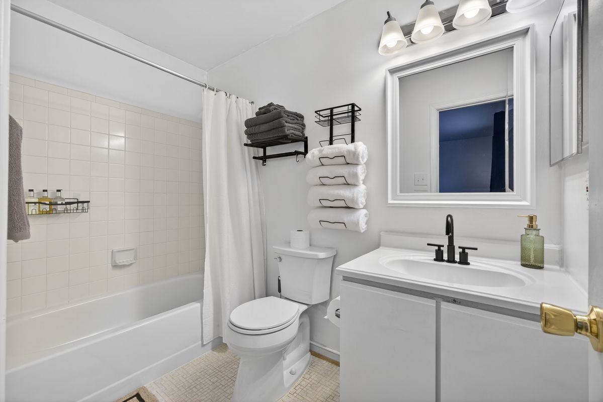 136 Stevens Dr - Photo 3 of 41