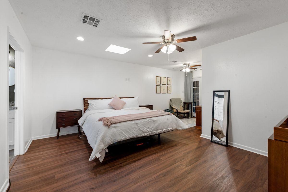 2907 Broadmoor Dr - Photo 7 of 37
