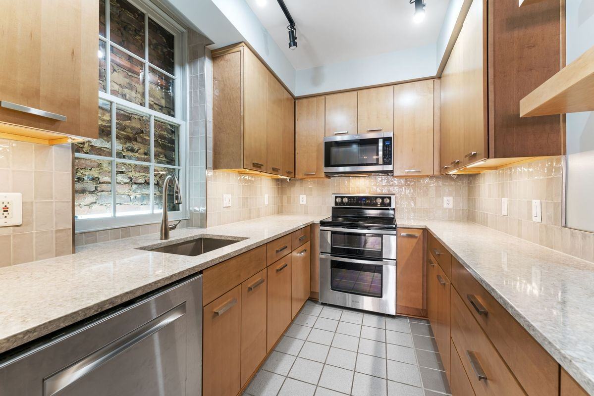 28 E Patrick St - Photo 7 of 12