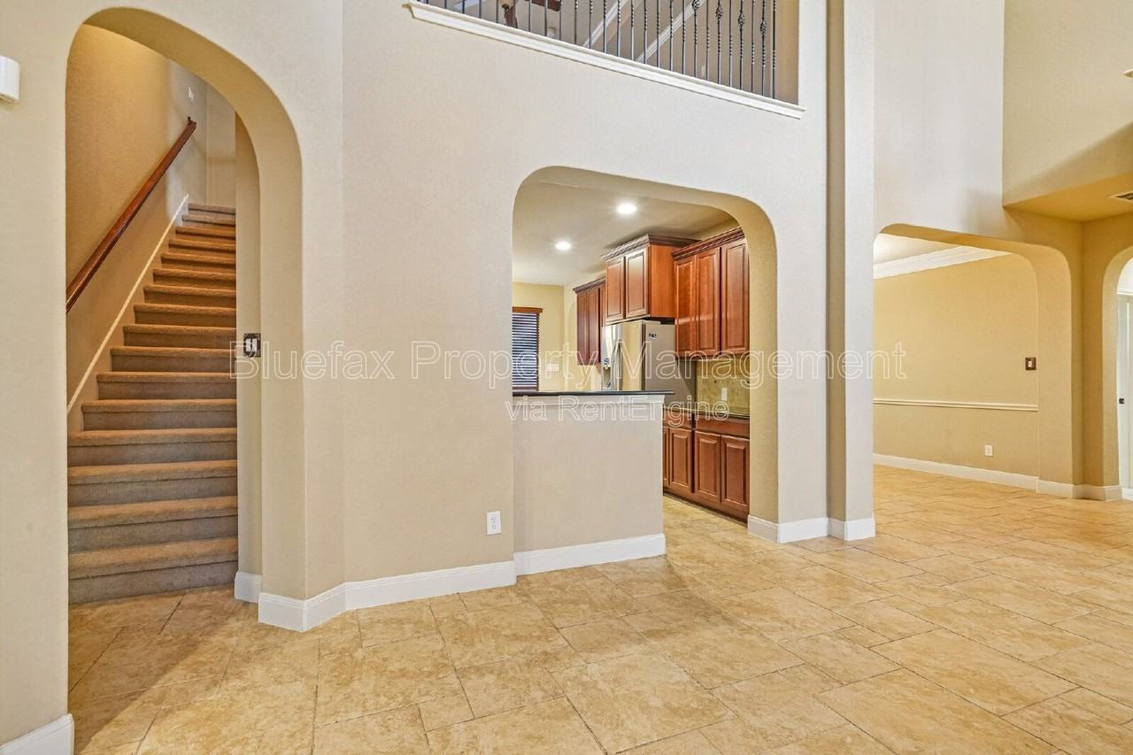 7654 Culebra Vly - Photo 5 of 31