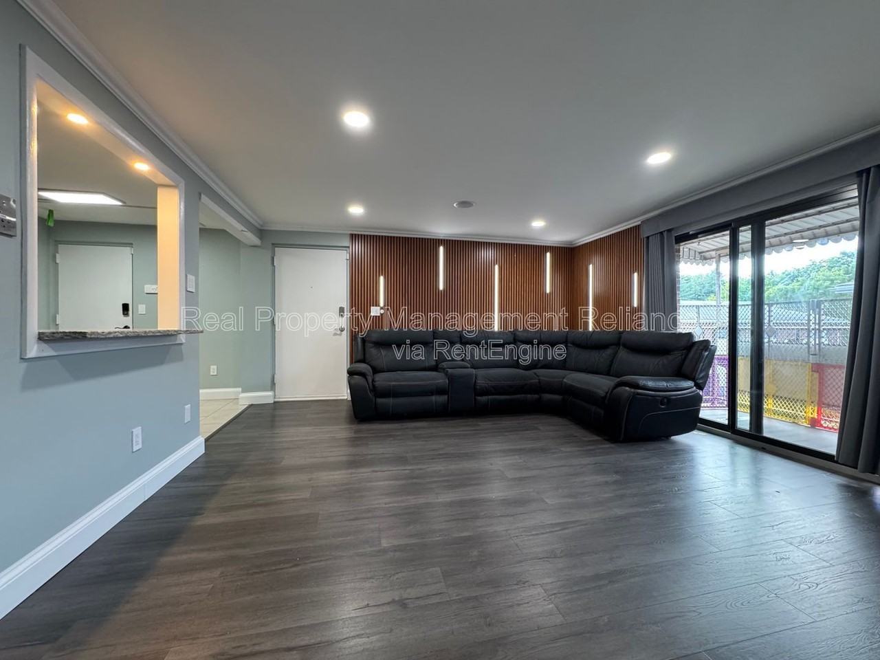 50 Colonial Dr #8 - Photo 2 of 14