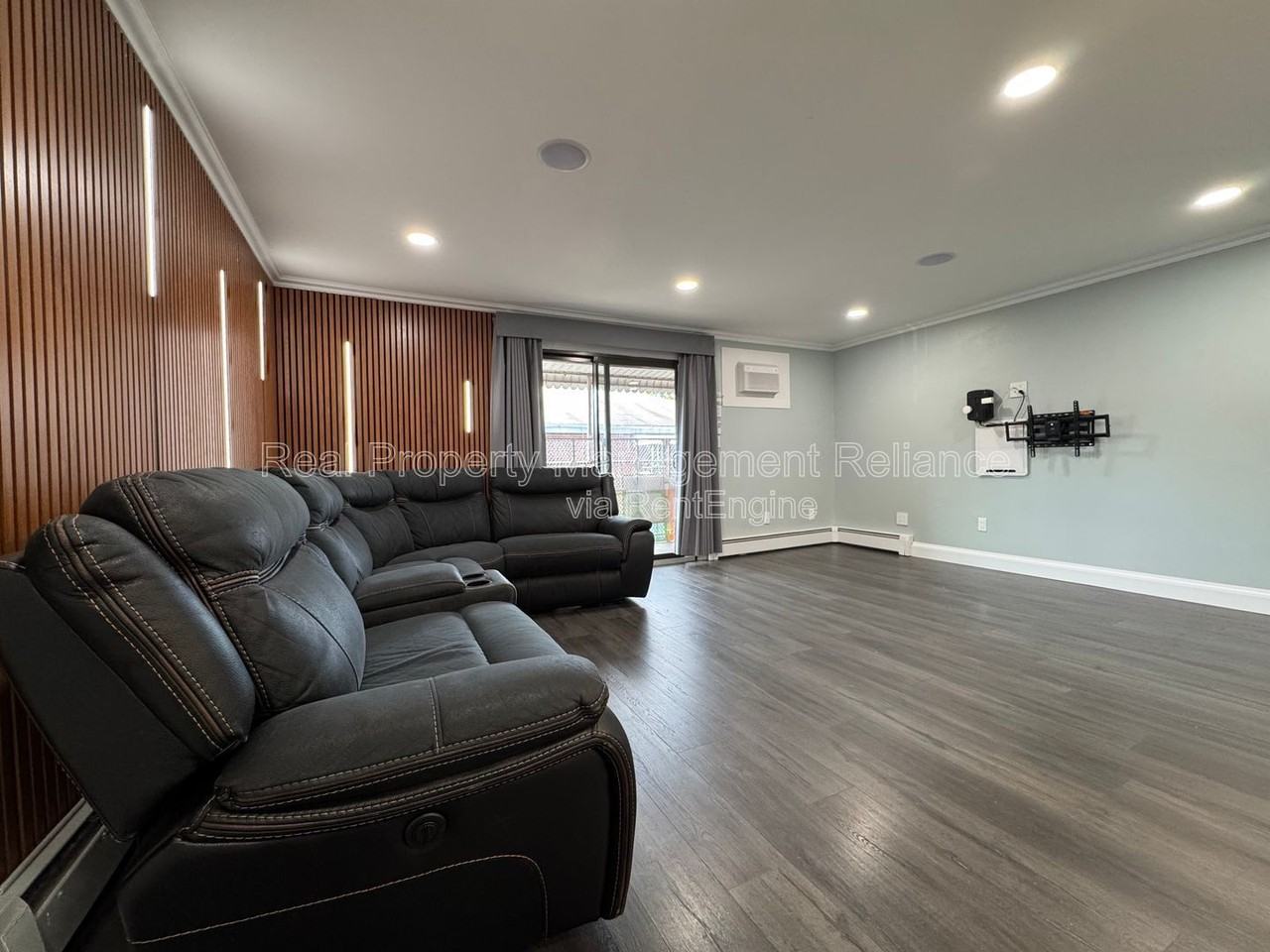 50 Colonial Dr #8 - Photo 3 of 14