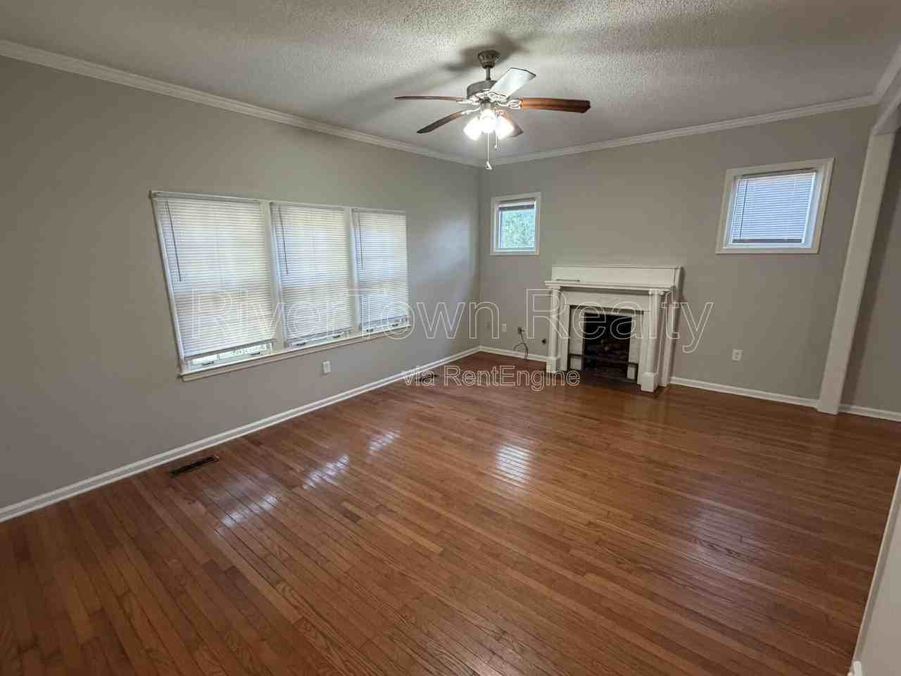 736 Echles St - Photo 2 of 18