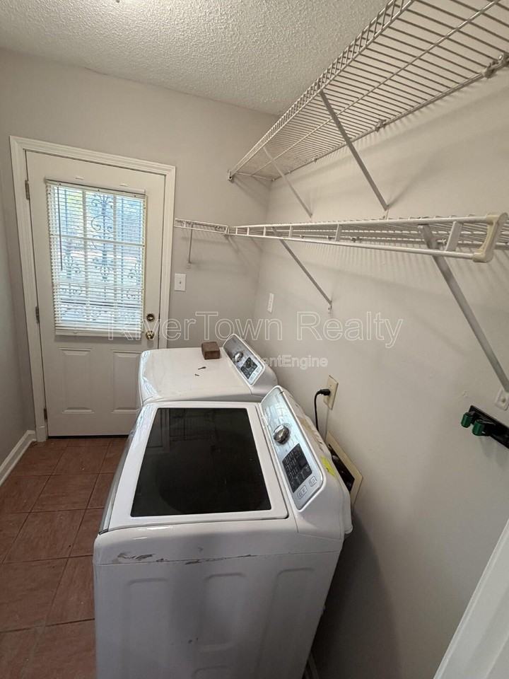 736 Echles St - Photo 7 of 18