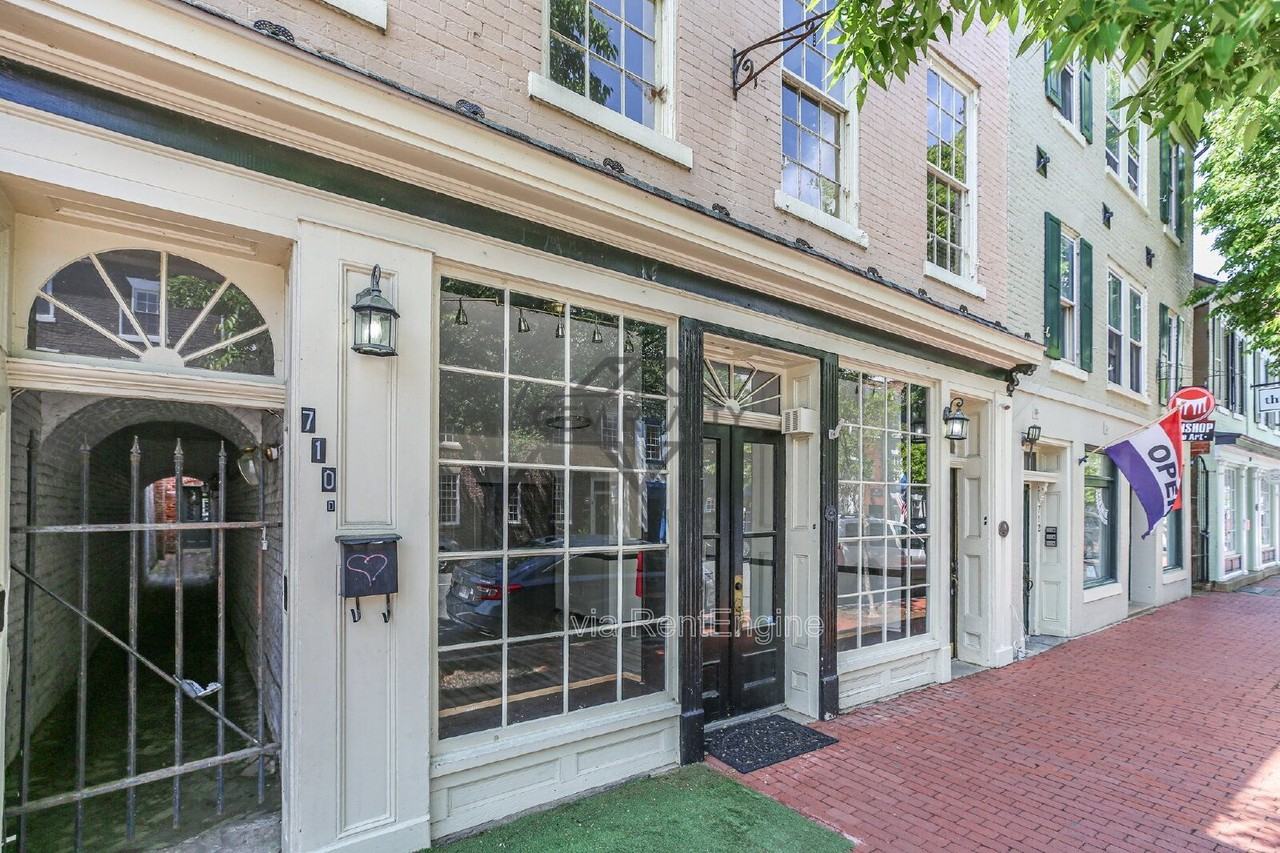 710 Caroline St #D - Photo 2 of 19