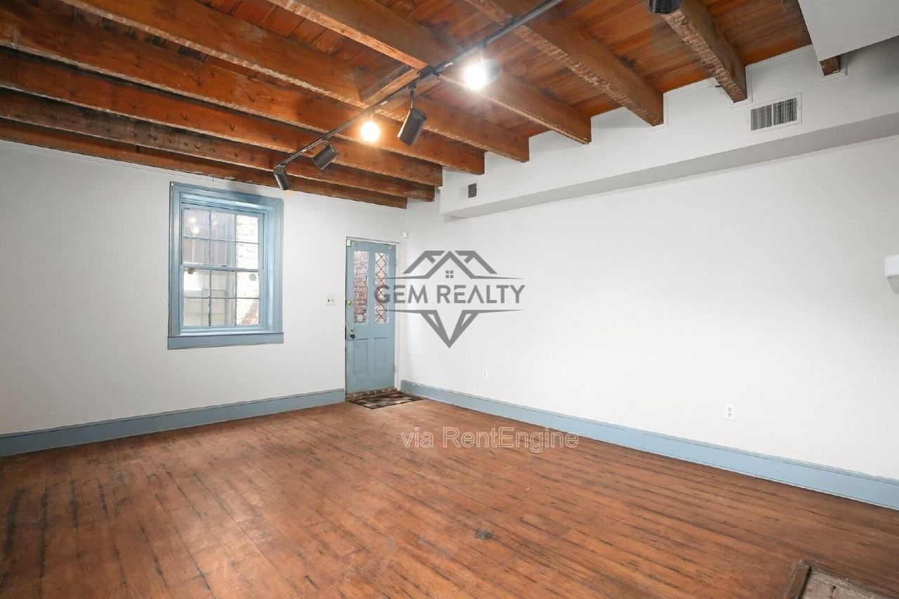 710 Caroline St #D - Photo 6 of 19