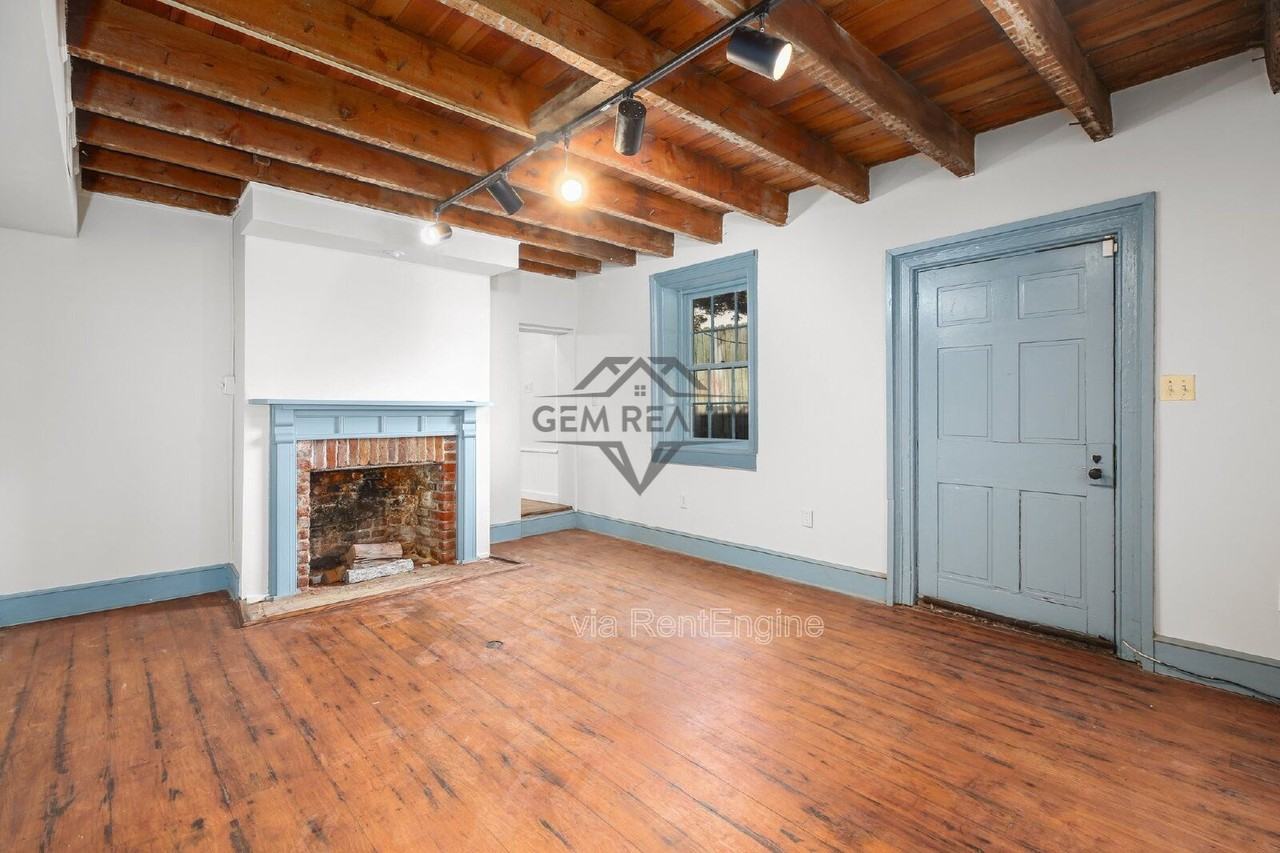 710 Caroline St #D - Photo 7 of 19