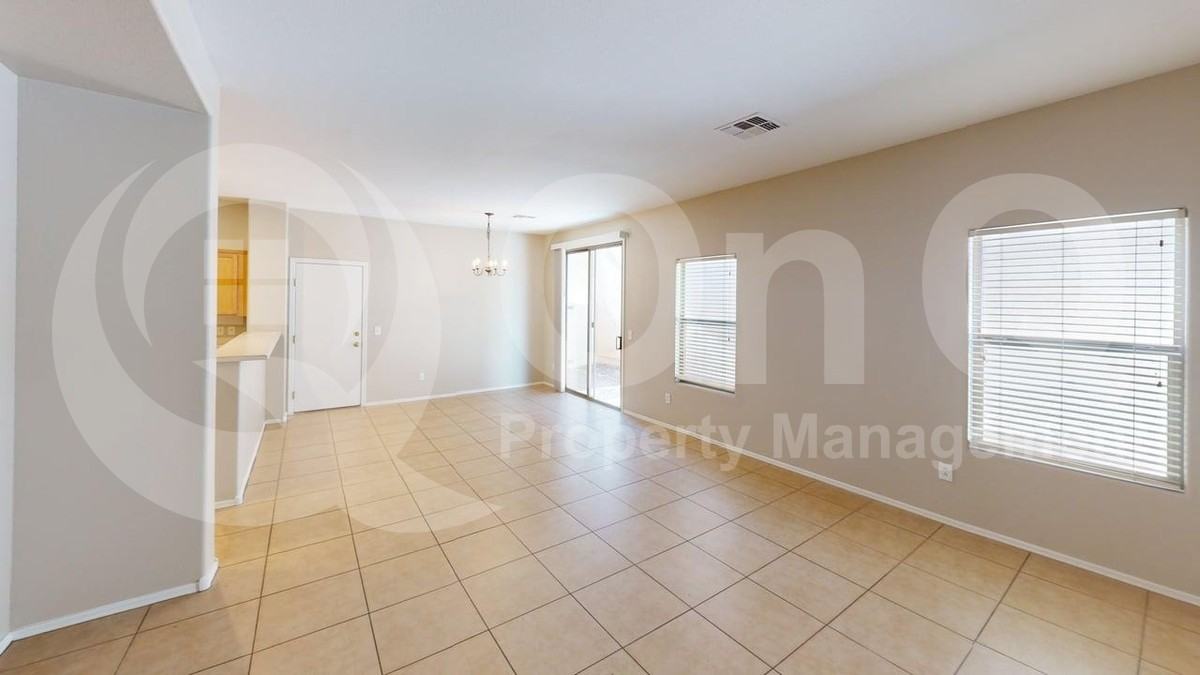 3915 E Kent Ave - Photo 7 of 29