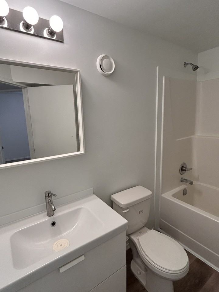 11213 51 St Nw - Photo 6 of 42