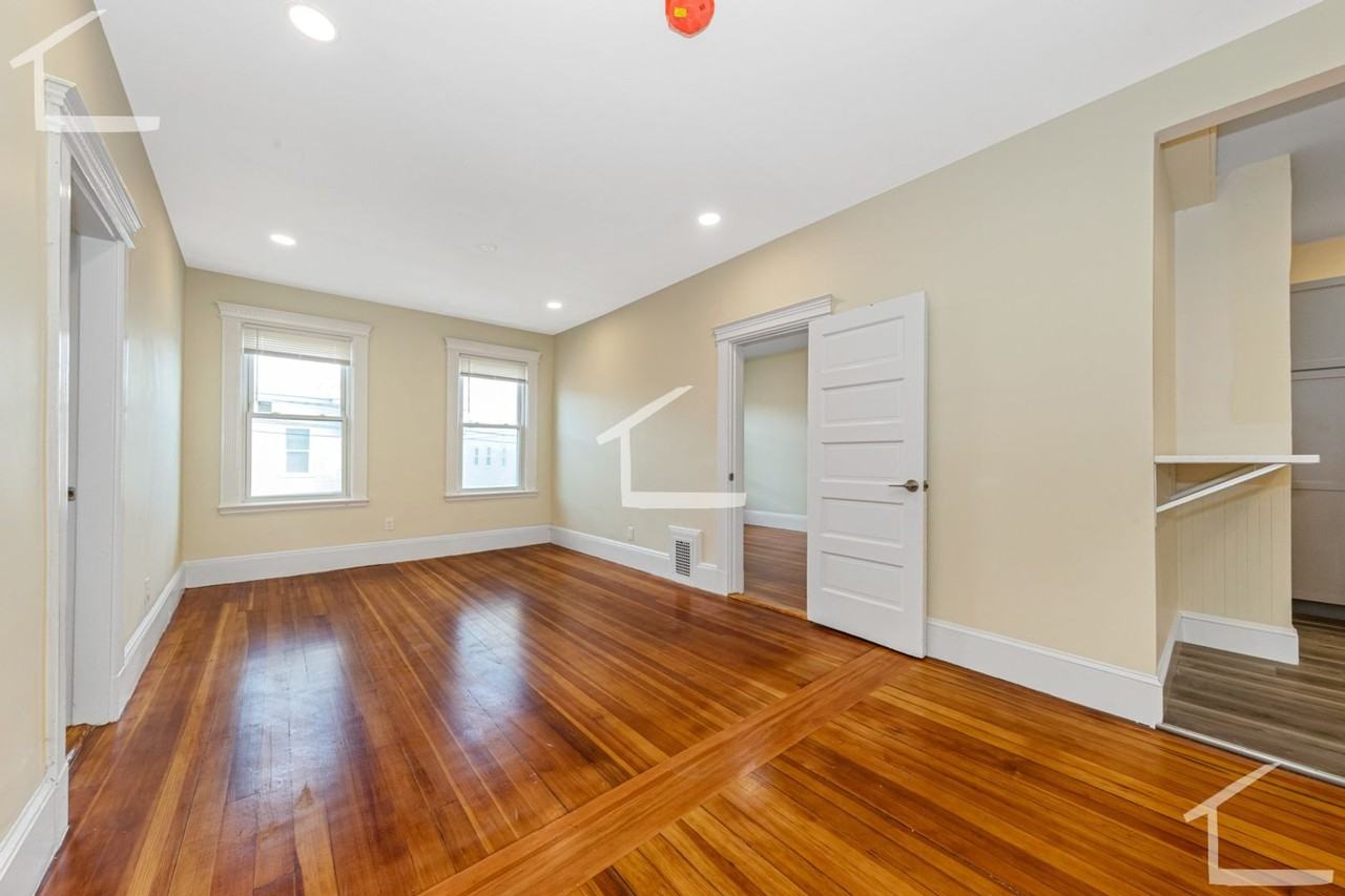 3 Brackett St - Photo 7 of 18