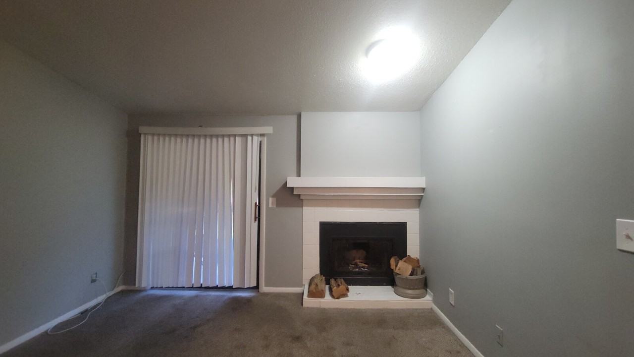 900 Candlewood Dr Nw Apt D - Photo 3 of 10