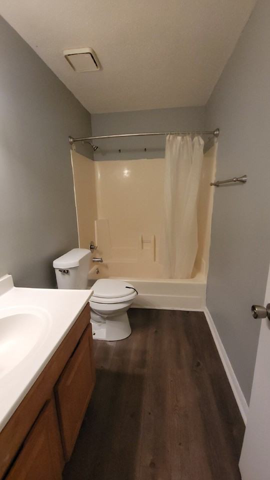 900 Candlewood Dr Nw Apt D - Photo 7 of 10