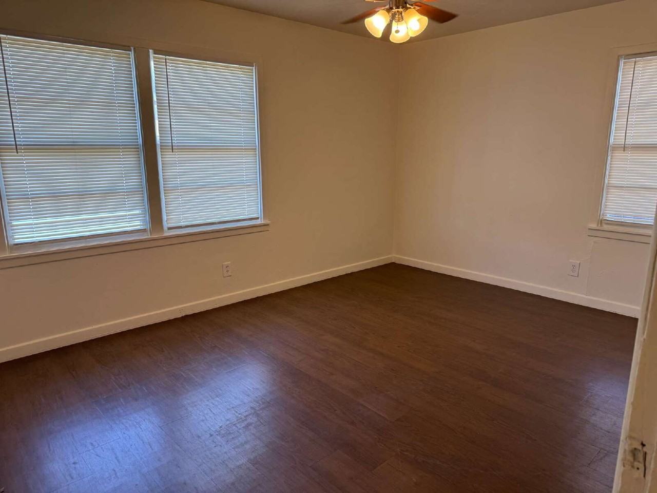 3019 47th St - Photo 4 of 12