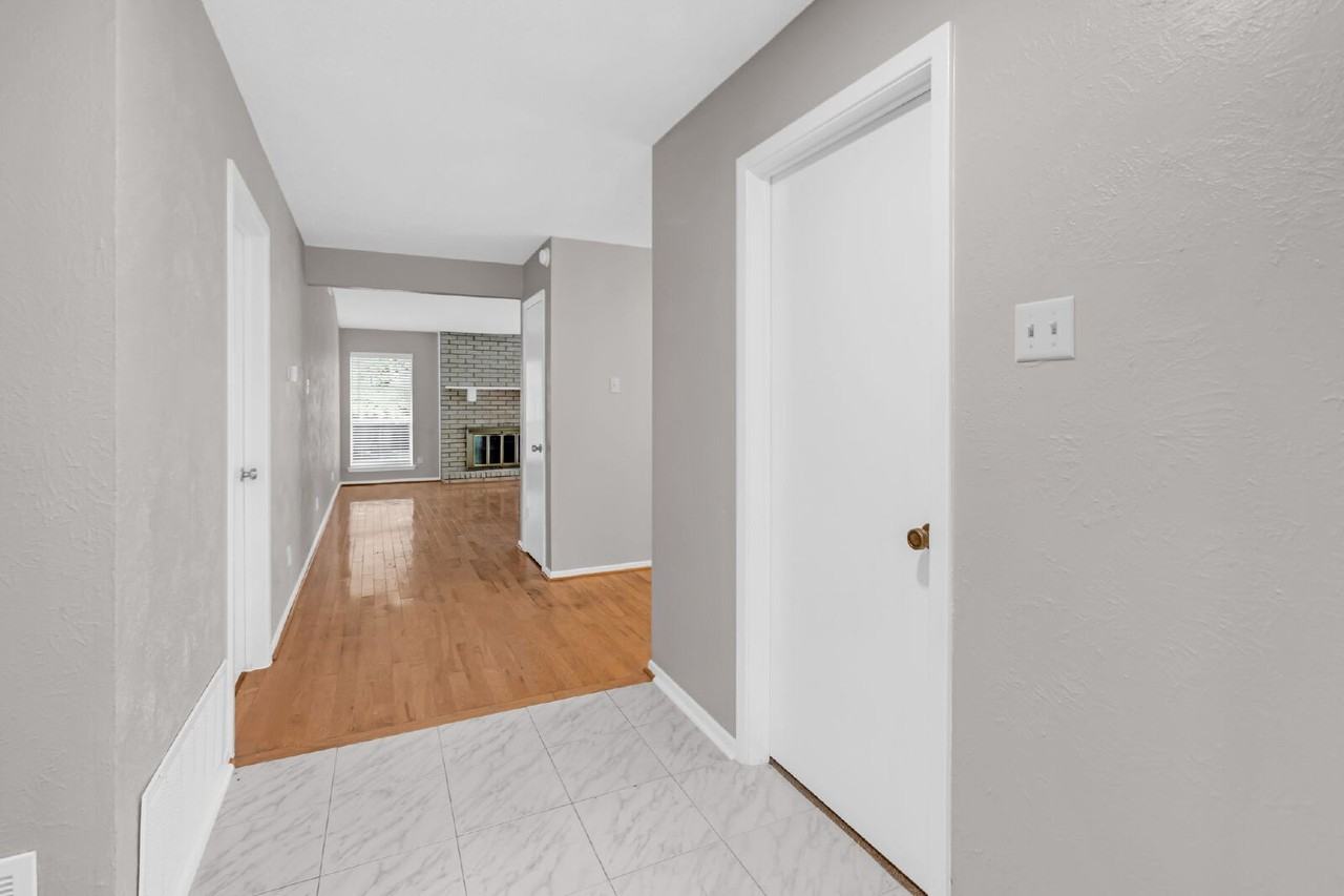 1906 Arvada Dr - Photo 4 of 33