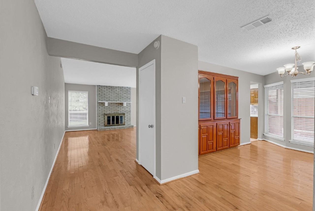1906 Arvada Dr - Photo 5 of 33