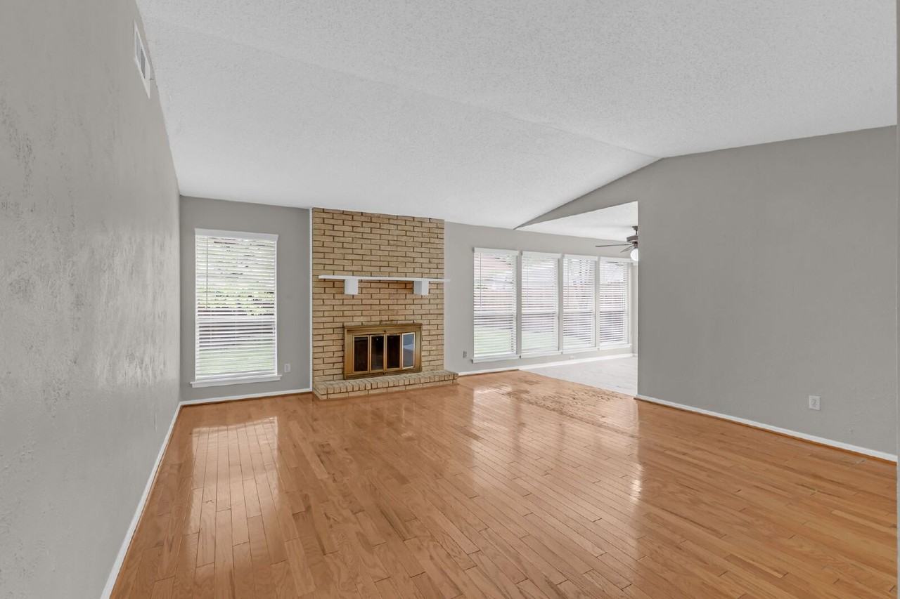1906 Arvada Dr - Photo 6 of 33