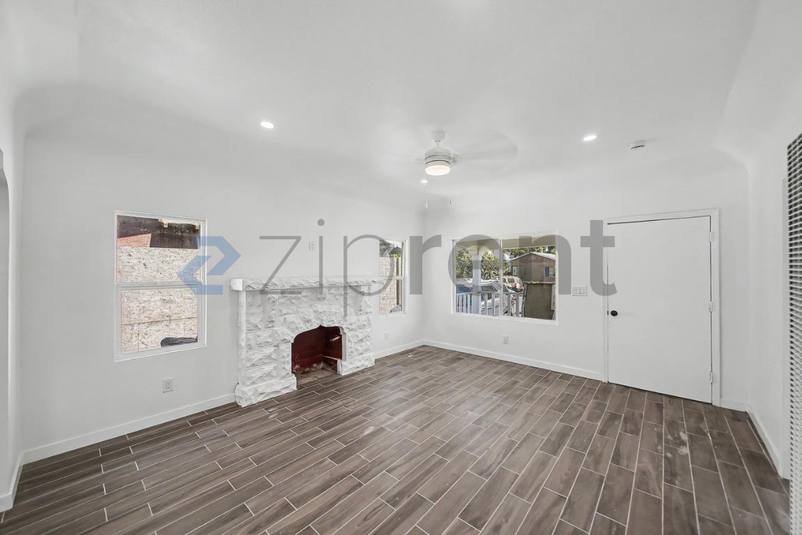 201 E 66th St - Photo 4 of 22