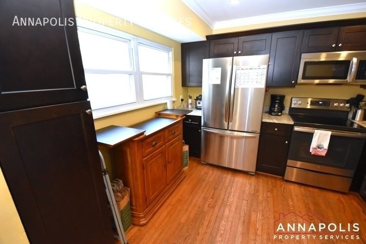 957 Highpoint Dr - Photo 4 of 24