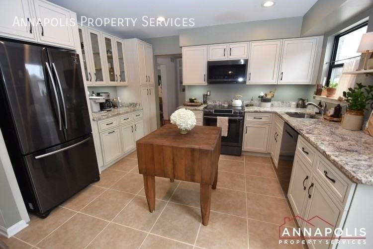 3359 Arundel On The Bay Rd - Photo 4 of 26