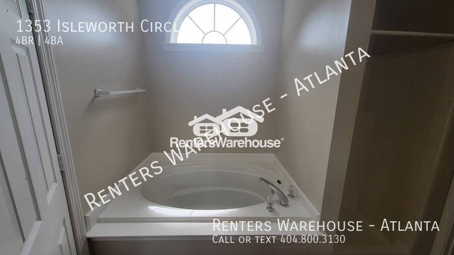 1353 Isleworth Cir - Photo 4 of 30